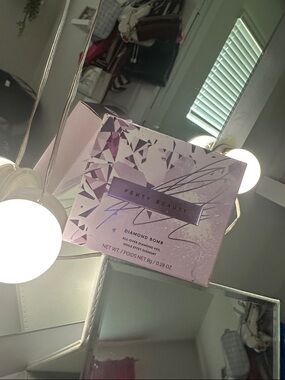 Fenty Beauty Diamond Bomb All-Over Diamond Veil - Pink Holographic